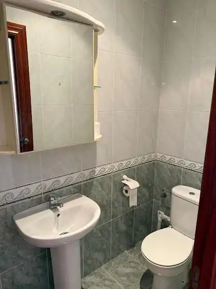 Bathroom of Flat for rent in Gijón   with Heating and Balcony