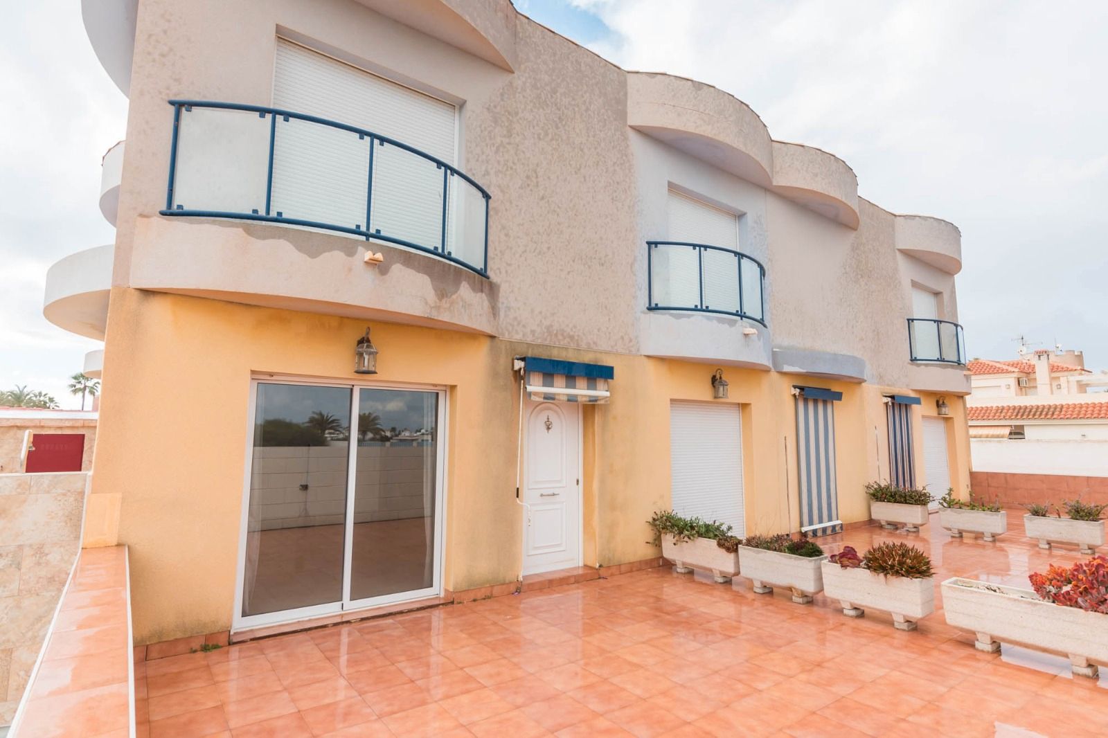 Exterior view of Single-family semi-detached for sale in La Manga del Mar Menor  with Air Conditioner, Heating and Terrace