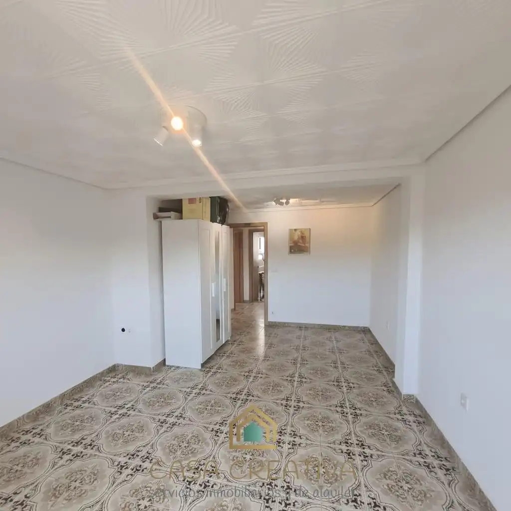 Piso en venta en Valencia con Amueblado y Balcón