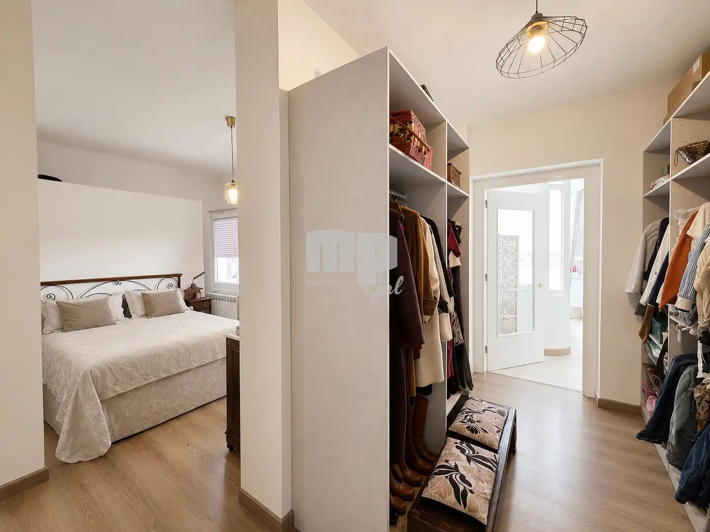 Habitación de Piso en venta en Vigo  con Calefacción, Terraza y Trastero