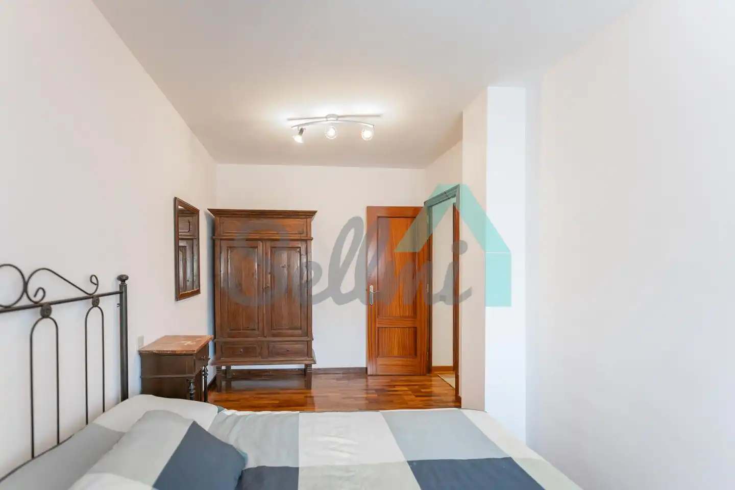 Schlafzimmer von Maisonette zur Miete in Oviedo  mit Heizung, Parkett und Terrasse