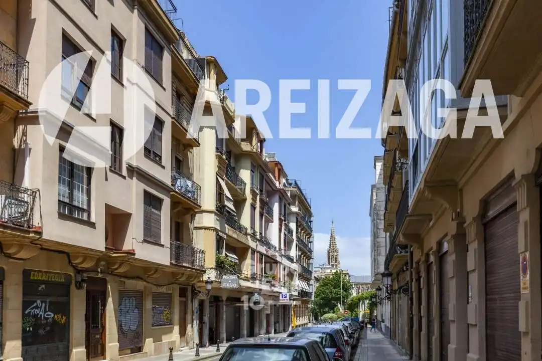 Vista exterior de Piso en venta en Donostia - San Sebastián  con Calefacción y Balcón