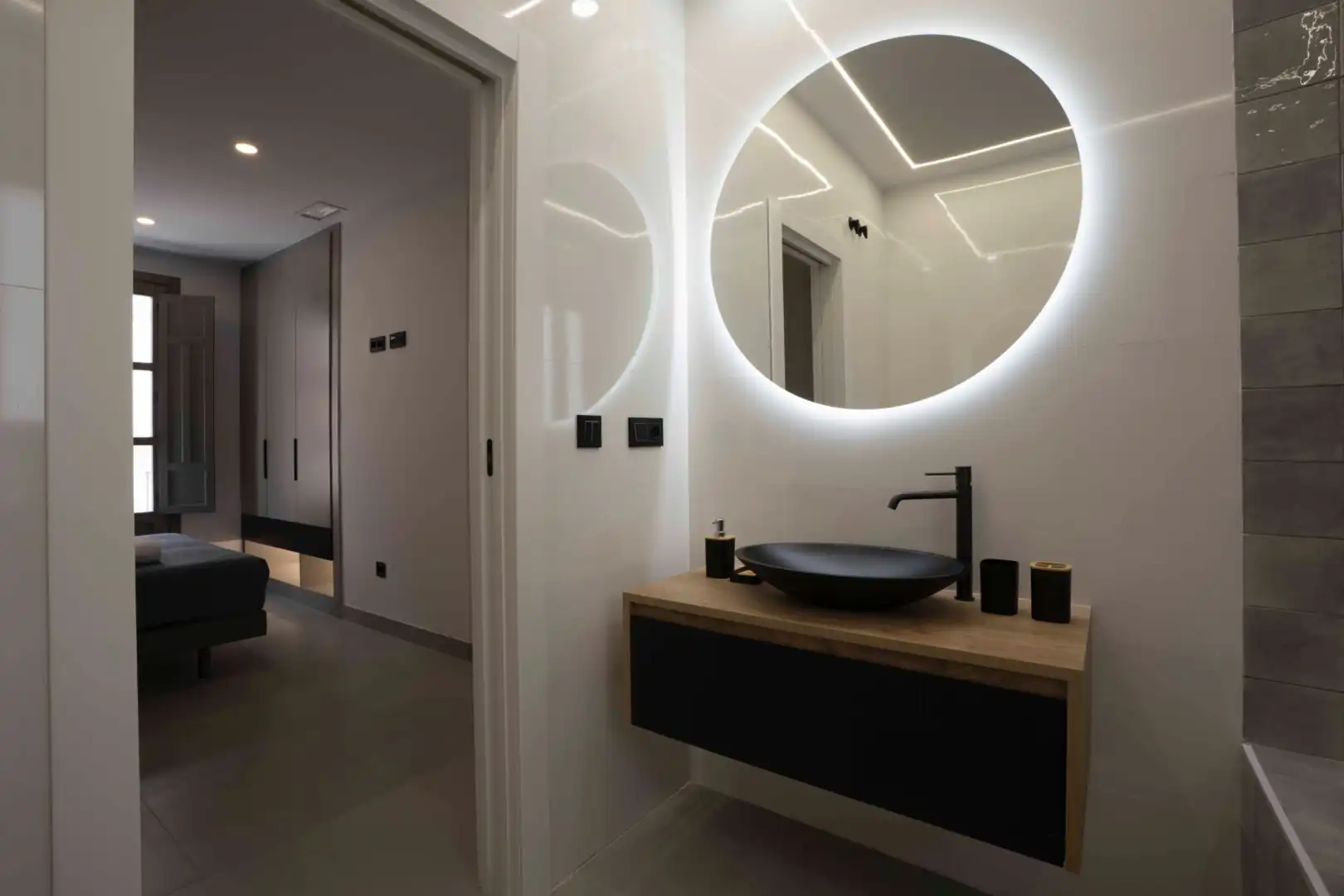 Badezimmer von Wohnung zur Miete in Granada mit Klimaanlage, Heizung und Möbliert