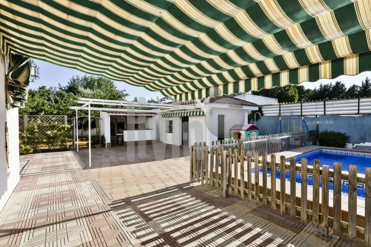 Jardín de Casa o chalet en venta en Jaén con Aire acondicionado, Jardín privado y Terraza