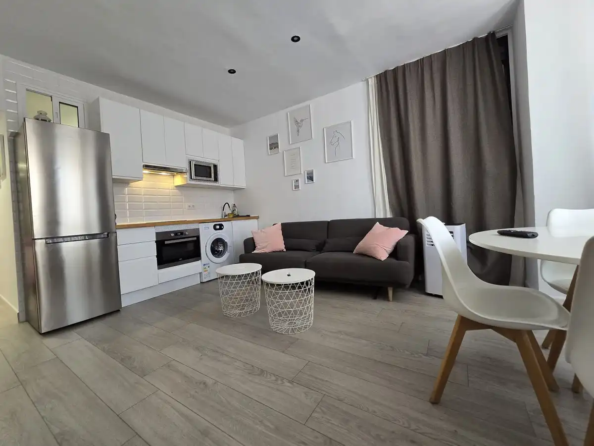 Sala de estar de Apartamento en venta en Fuengirola con Aire acondicionado, Calefacción y Amueblado