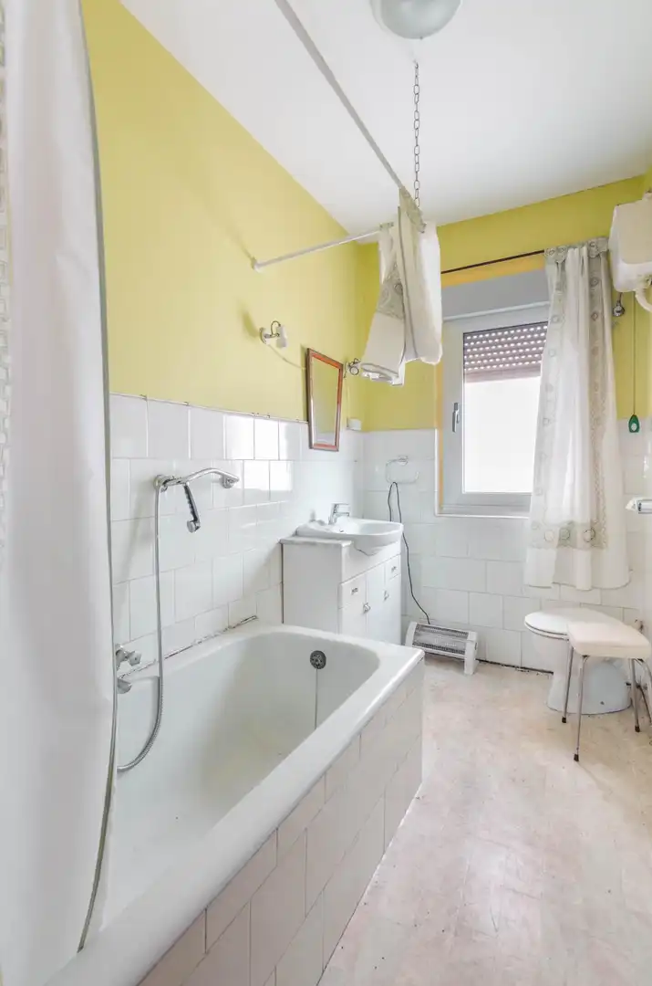 Badezimmer von Gebäude zum Verkauf in Oviedo 