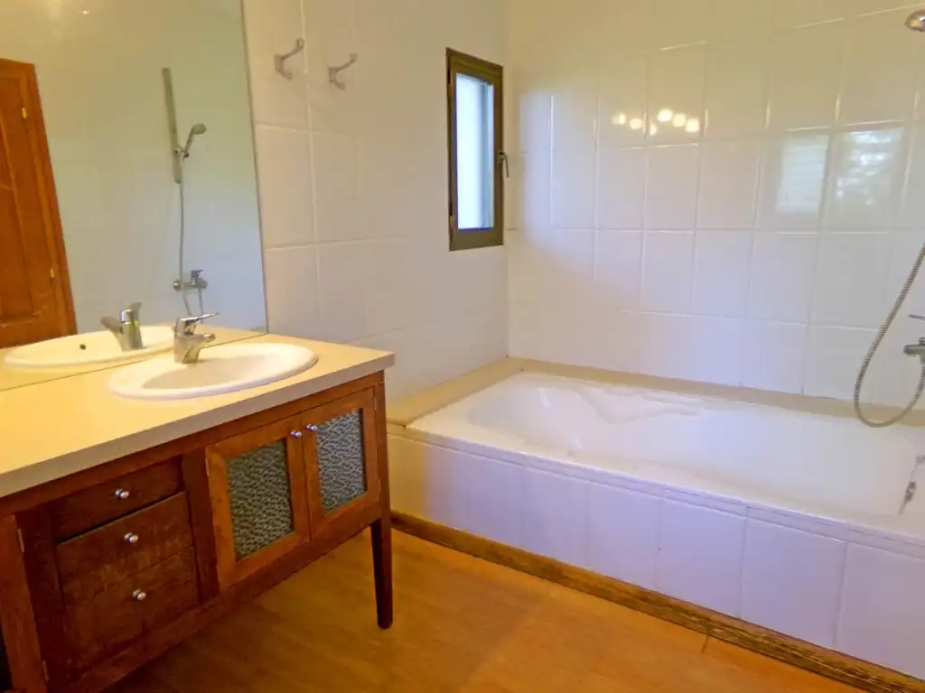 Bathroom of Houses for sale in L'Escala