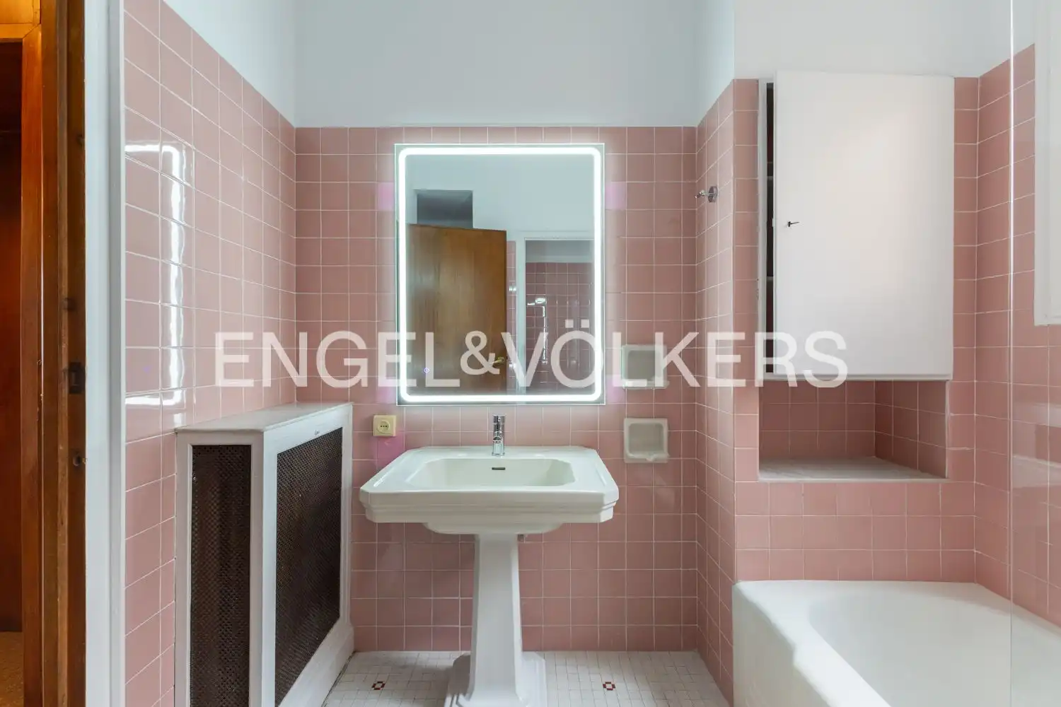 Badezimmer von Wohnung zur Miete in Valencia mit Klimaanlage, Heizung und Terrasse