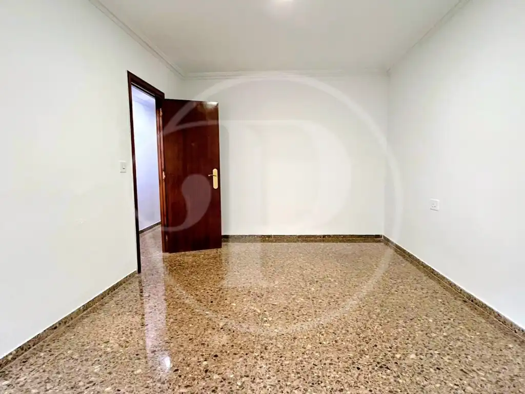 Dormitori de Apartament en venda en Torrent amb Aire condicionat i Balcó