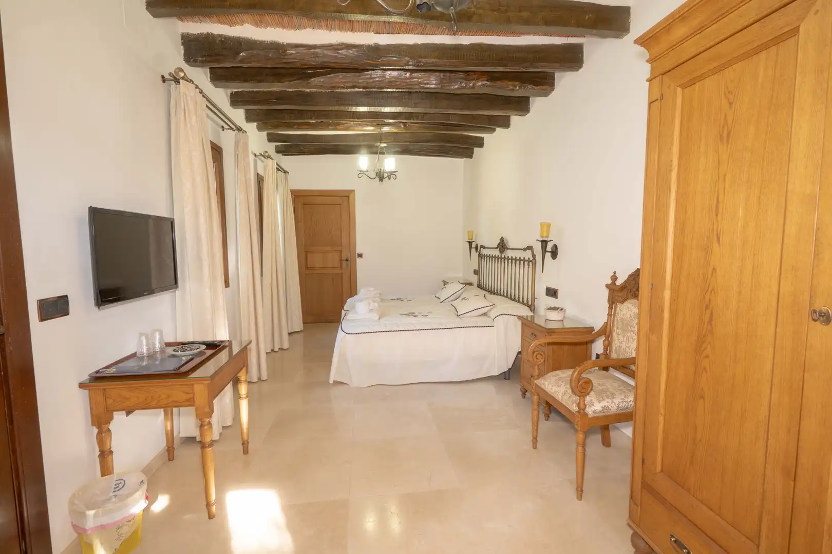 Schlafzimmer von Country house zum Verkauf in Válor mit Privatgarten, Terrasse und Abstellraum