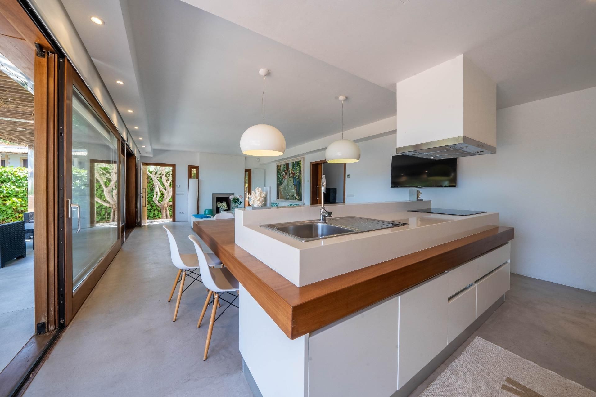 Kitchen of House or chalet for sale in Alcúdia  with Air Conditioner, Heating and Private garden