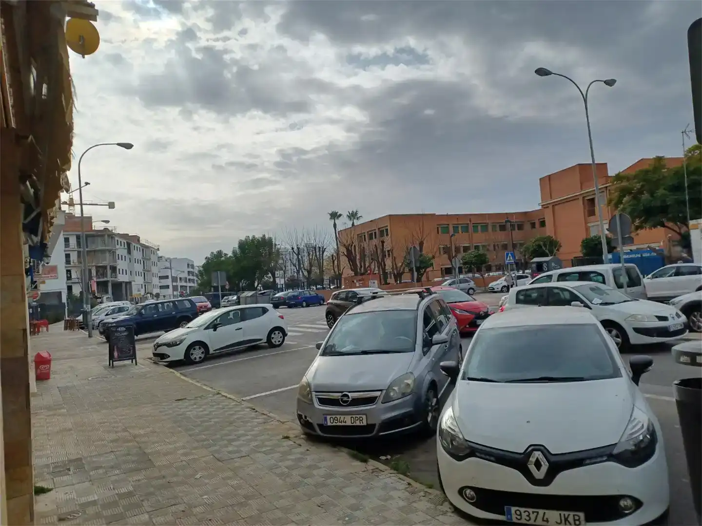 Local de lloguer a Calle Rafael Cansinos Assens, 3, Cruz Roja