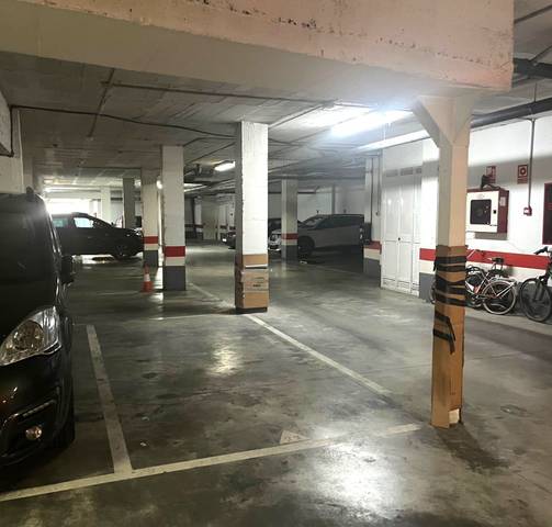 Garaje en Venta en Ollerías en La Goleta - San Felipe Neri