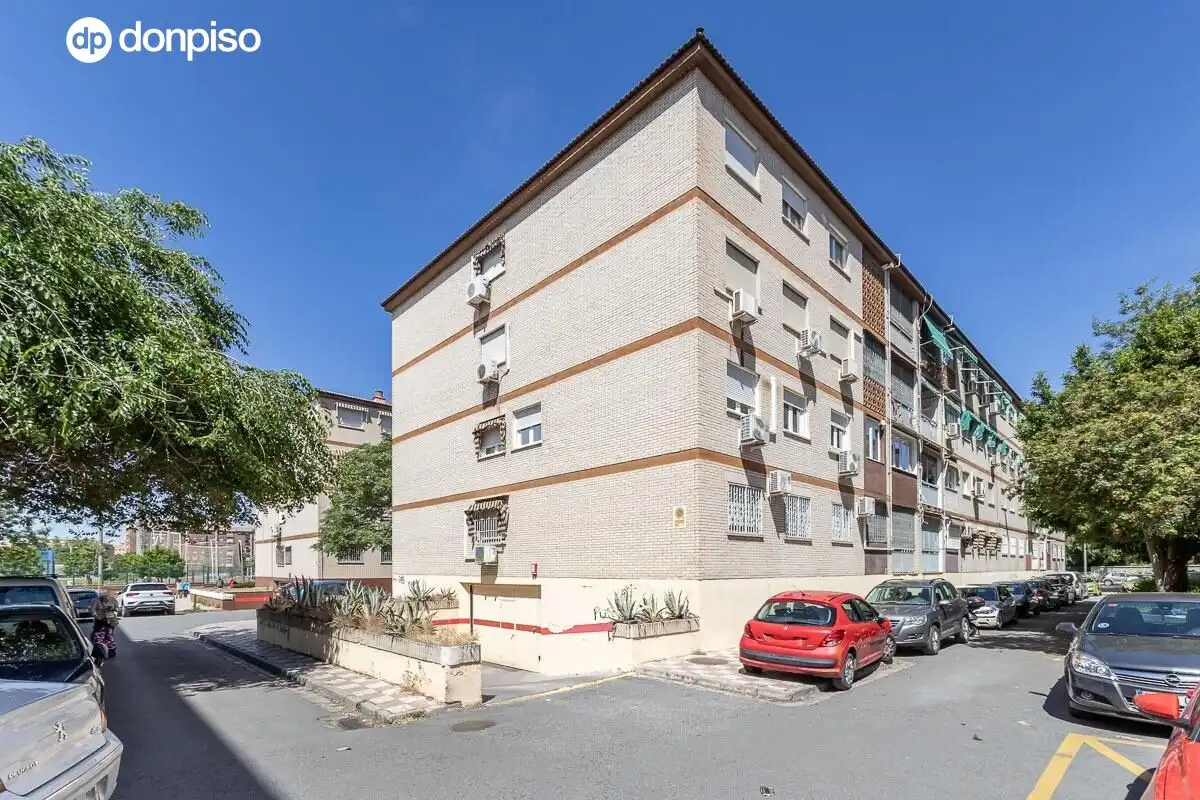 Exterior view of Flat for sale in Granada  with Air Conditioner and Heating