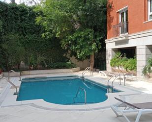 Piscina de Àtic de lloguer en  Madrid Capital amb Aire condicionat, Calefacció i Terrassa