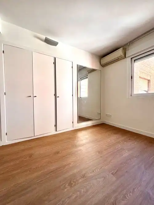 Bedroom of Flat for rent in Chamberí