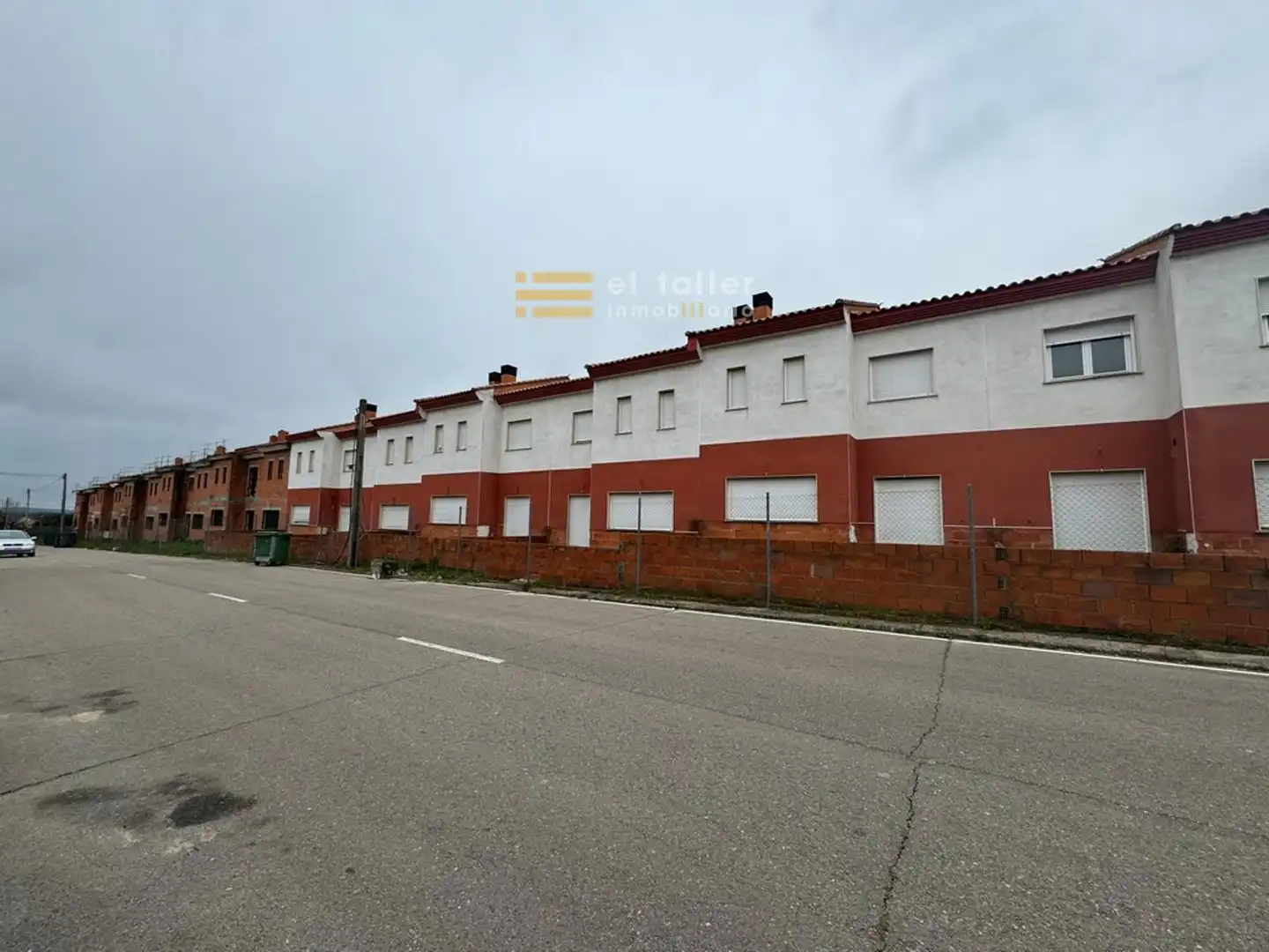 Vista exterior de Casa adosada en venda en Fuentes de Oñoro