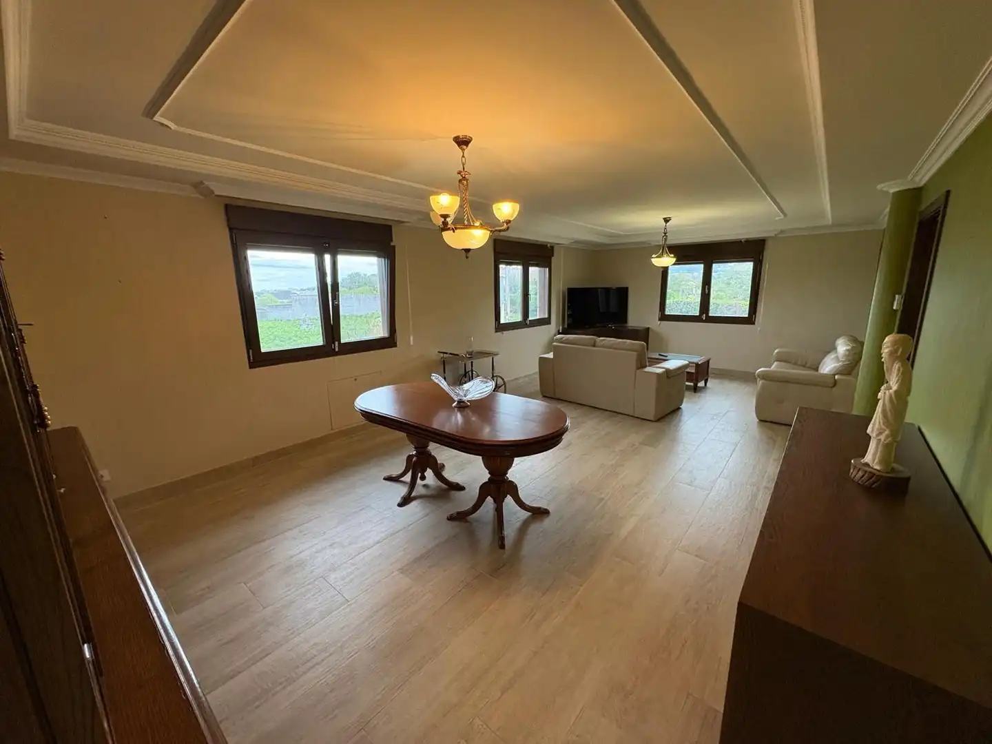 Sala d'estar de Casa o xalet en venda en Cangas  amb Jardí privat i Terrassa
