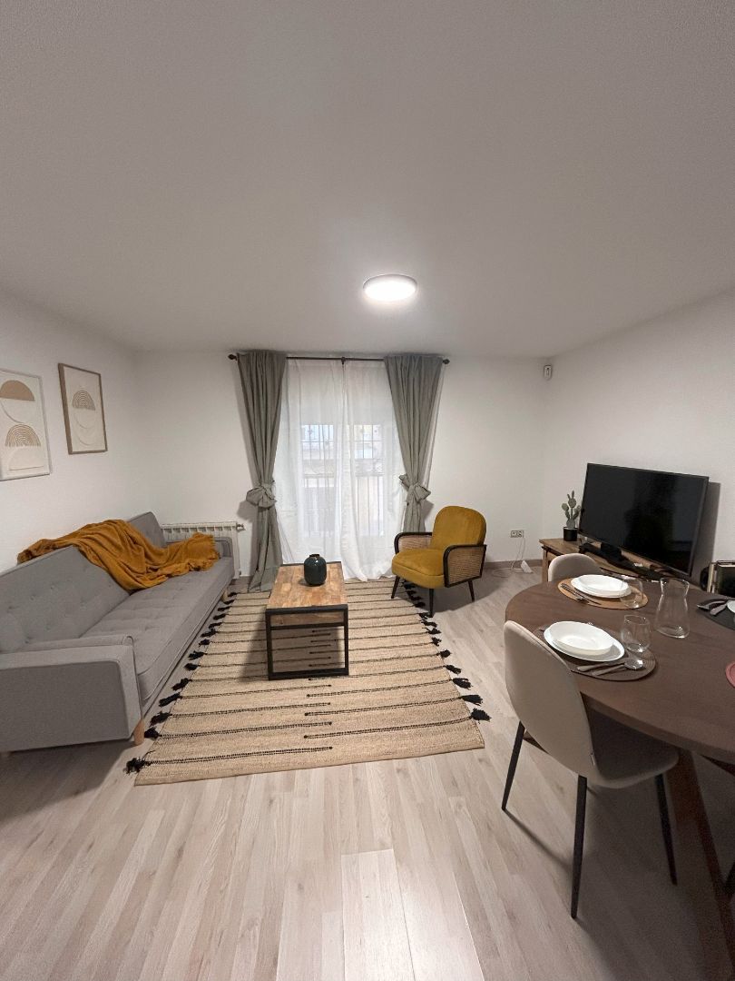Sala d'estar de Pis de lloguer en  Madrid Capital amb Aire condicionat, Calefacció i Parquet