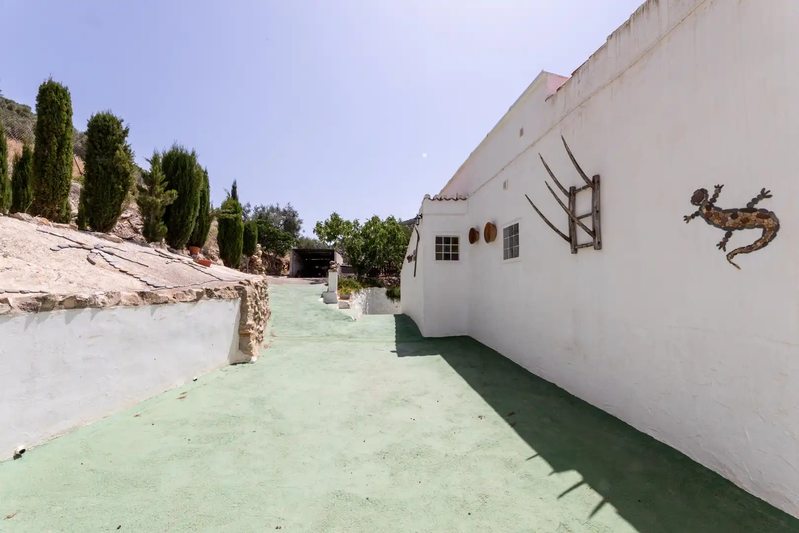 Vista exterior de Finca rústica en venda en Cuevas de San Marcos amb Calefacció, Jardí privat i Terrassa