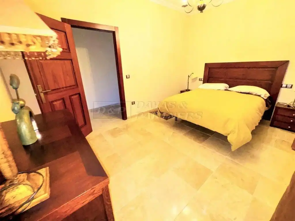 Dormitori de Casa o xalet en venda en Orihuela amb Aire condicionat, Jardí privat i Traster