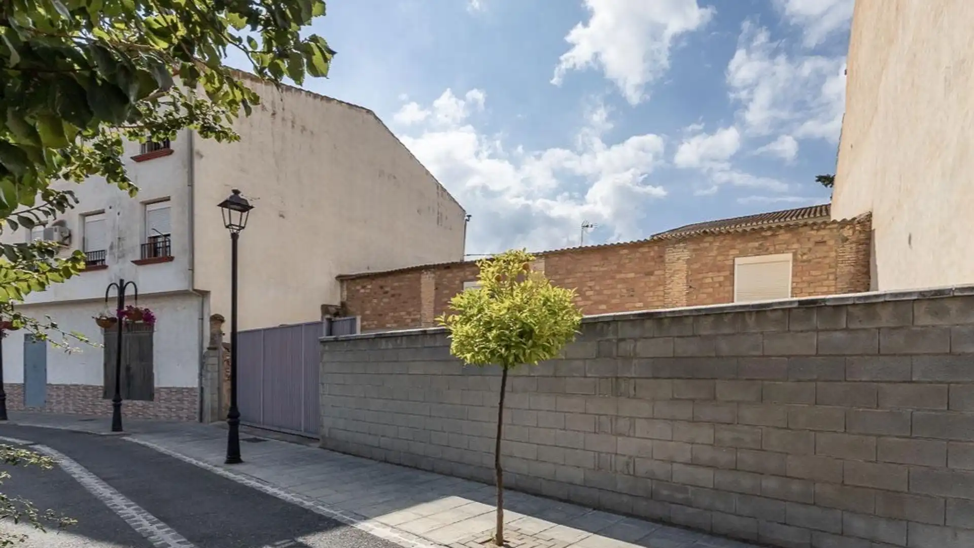 Außenansicht von Residential zum Verkauf in Alhendín