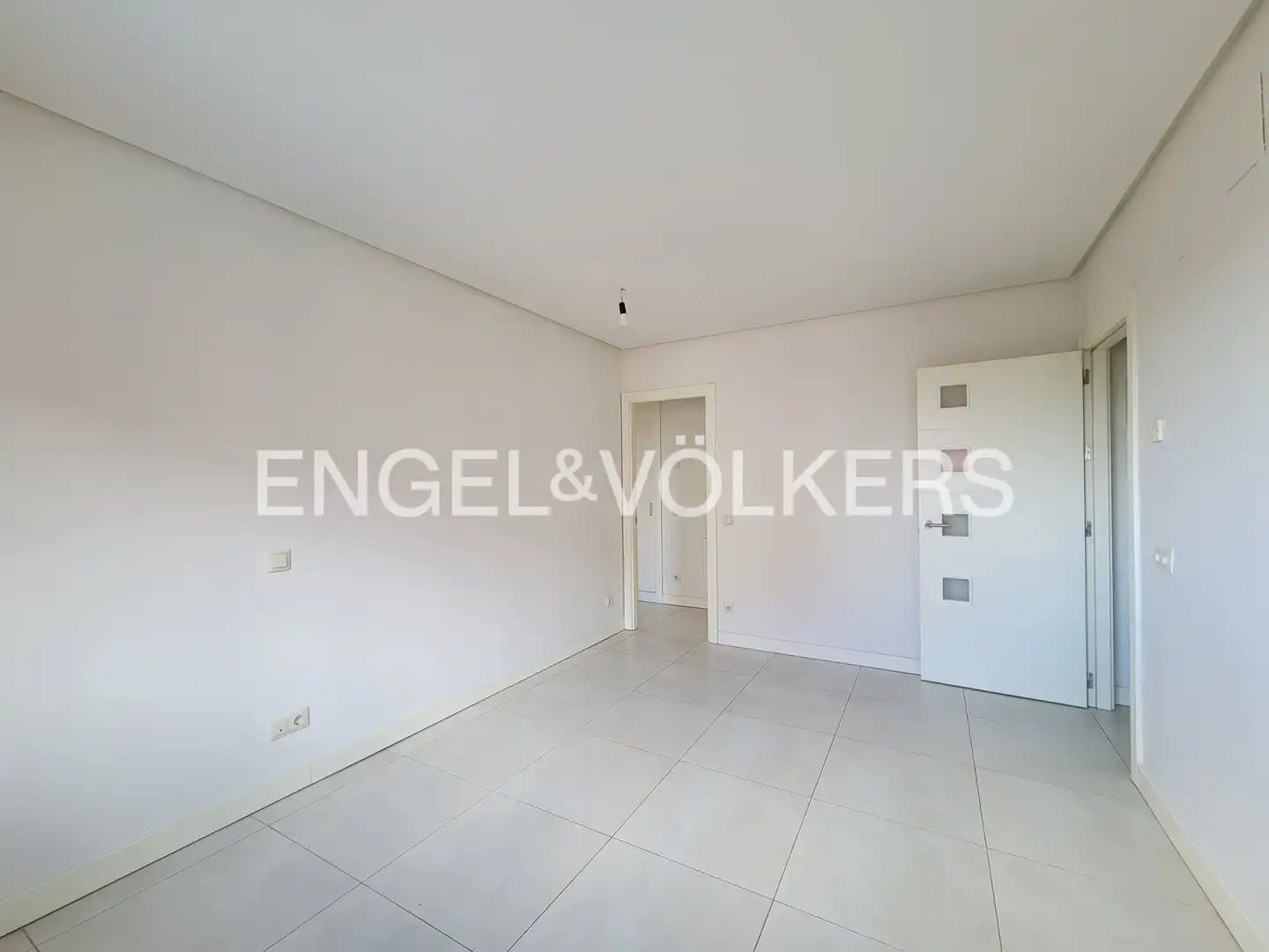 Piso en venta en Madrid con Calefacción y Piscina