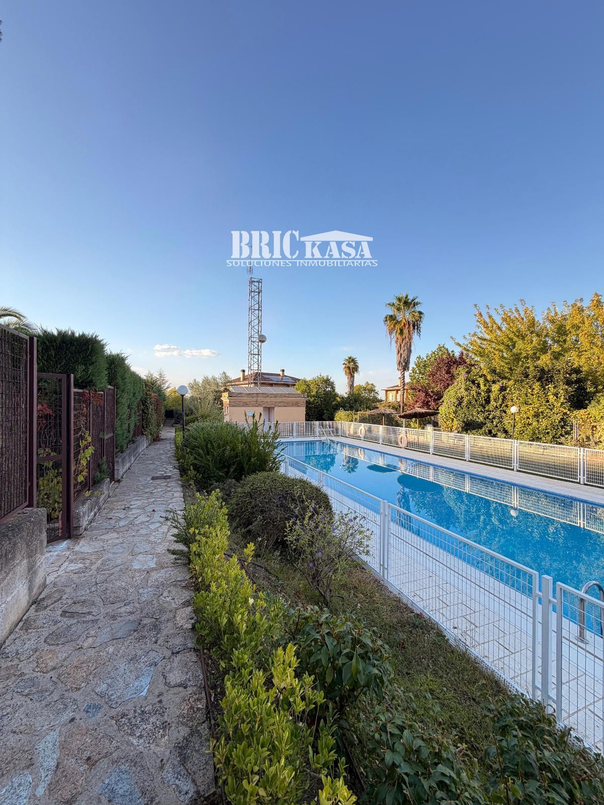 Swimming pool of Single-family semi-detached for sale in Cáceres Capital  with Air Conditioner, Heating and Terrace