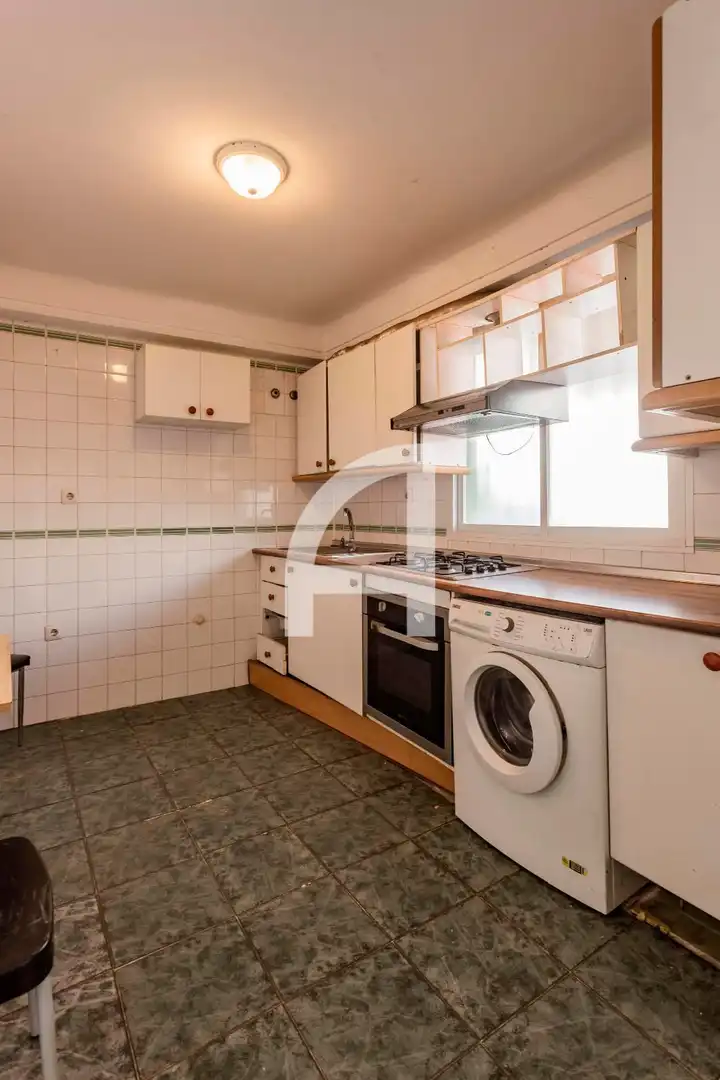 Küche von Einfamilien-Reihenhaus zum Verkauf in Fuengirola mit Terrasse, Abstellraum und Schwimmbad