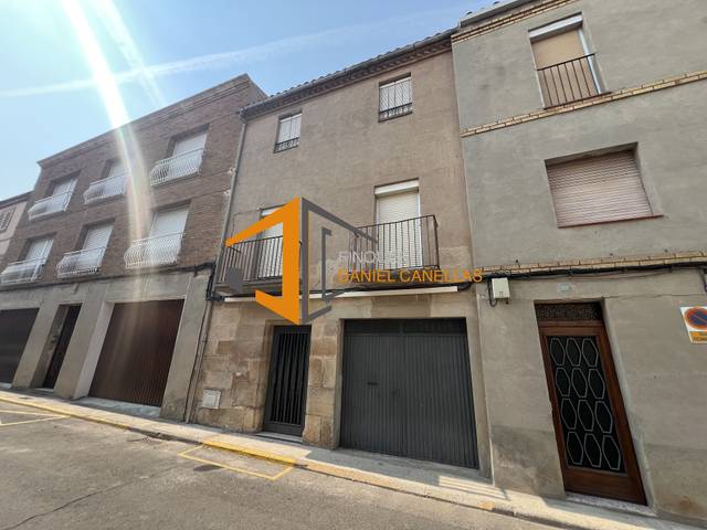 Casa adosada en Venta en Carrer ďAnglesola en Vilagrassa