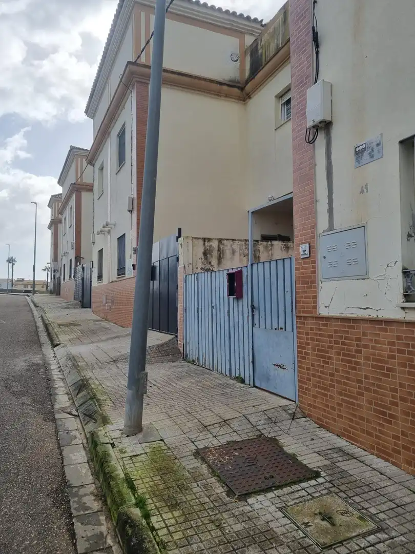 Parking de Casa adosada en venta en Burguillos con Piscina comunitaria