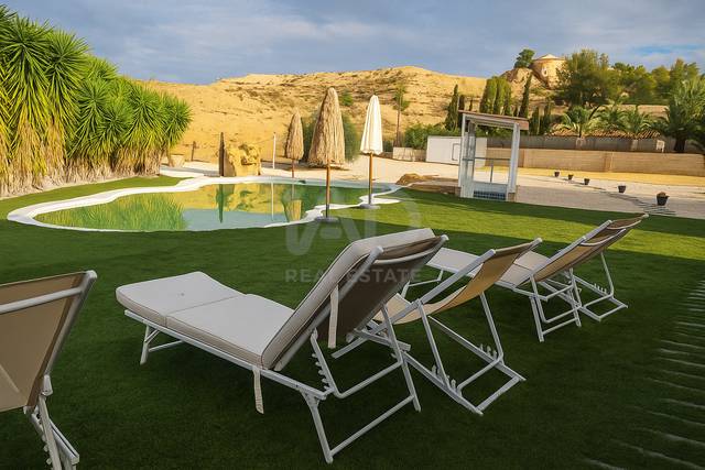 Casa-chalet en Venta en Cobatillas