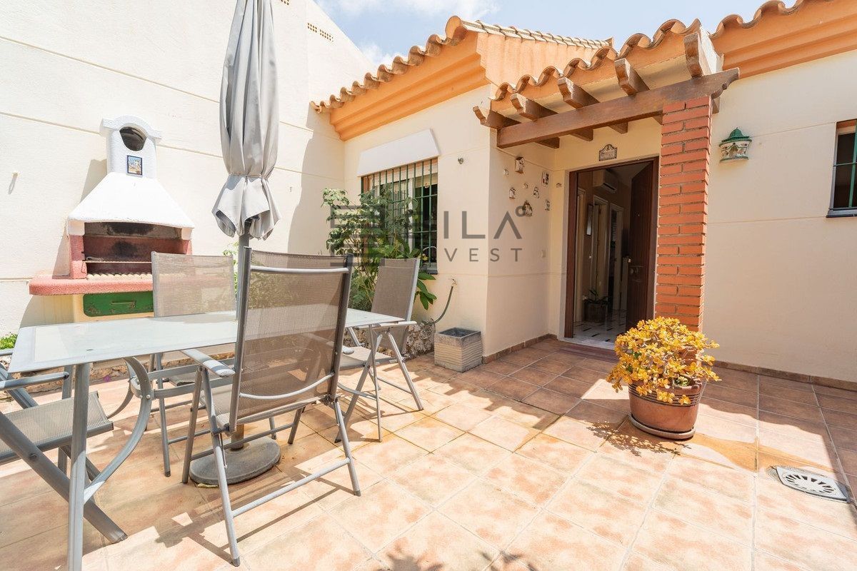 Vista exterior de Casa o chalet en venta en Fuengirola con Aire acondicionado, Terraza y Trastero