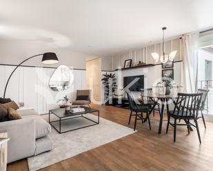 Sala d'estar de Apartament de lloguer en  Madrid Capital amb Aire condicionat, Calefacció i Moblat