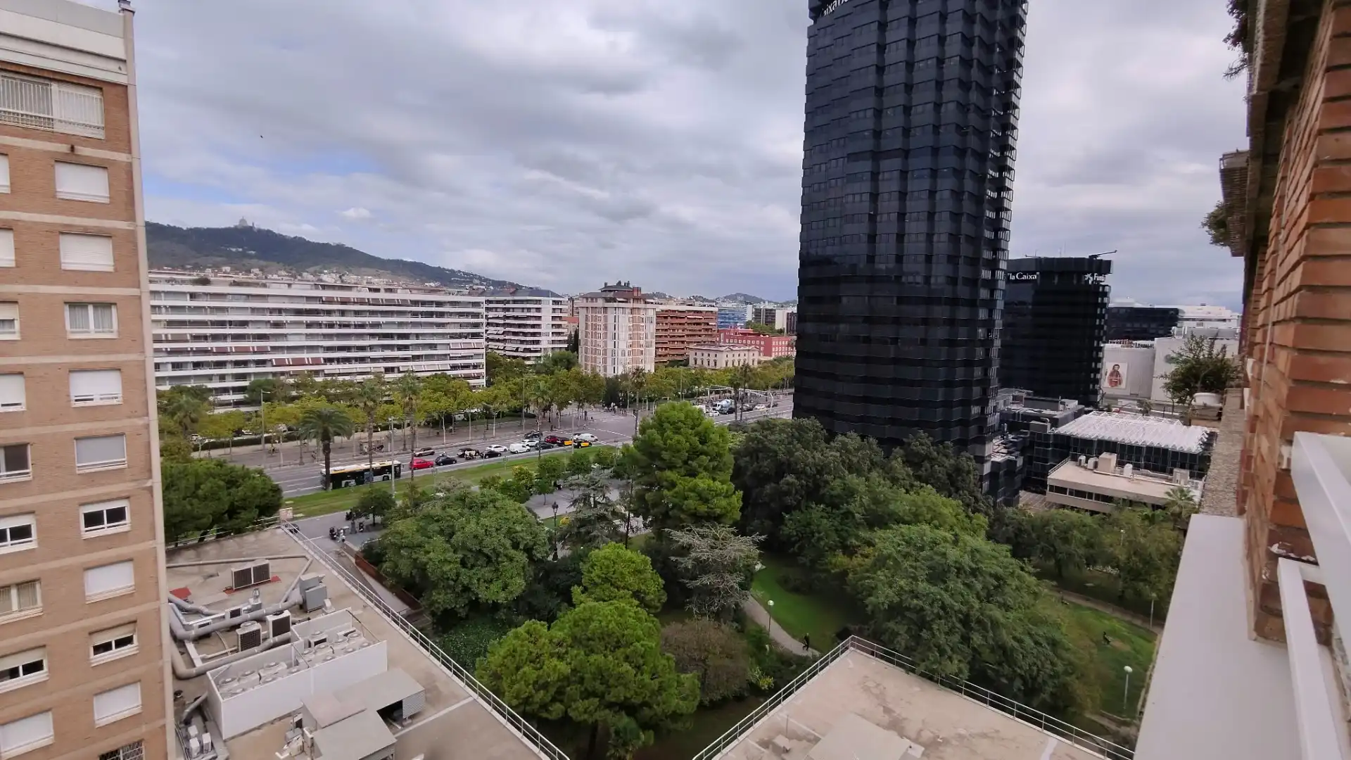 Vista exterior de Piso en venta en Barcelona con Calefacción, Parquet y Horno