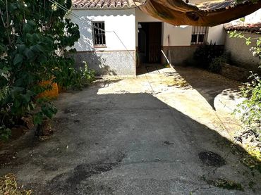Casa aparellada en venda a Calle Maestro Falla