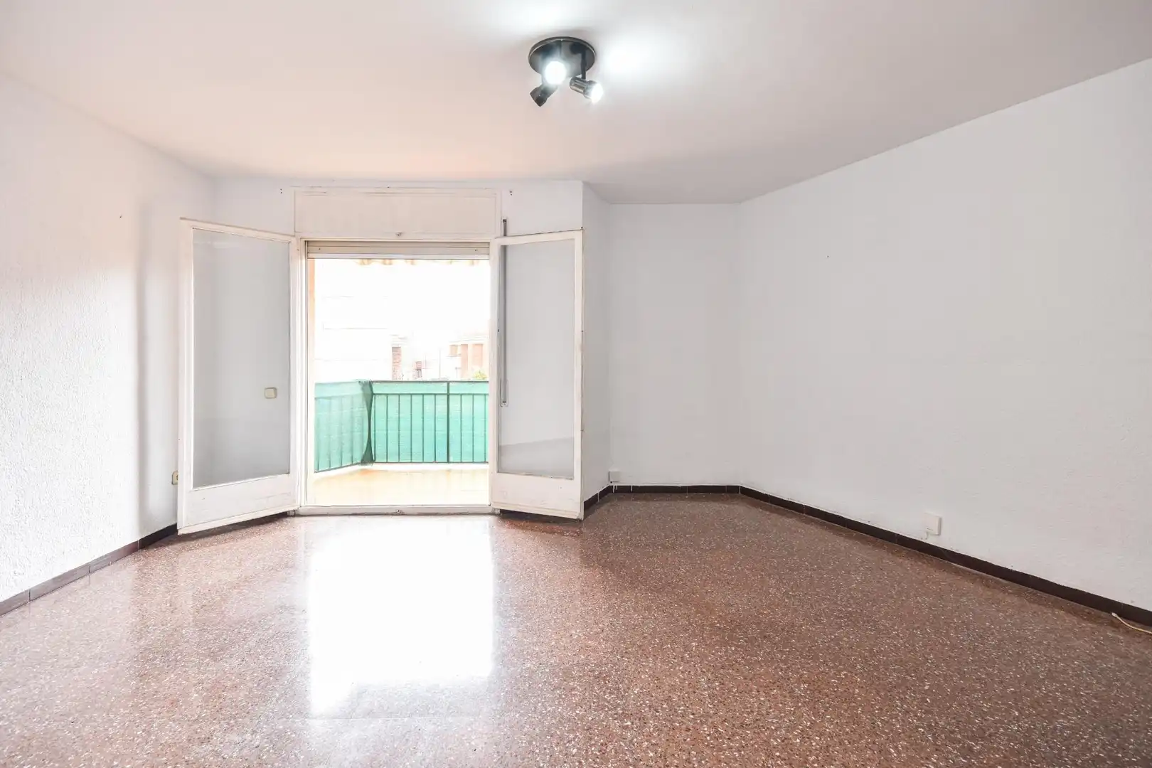 Flat with terrace for sale in Calle Roca i Roca, imagen 2