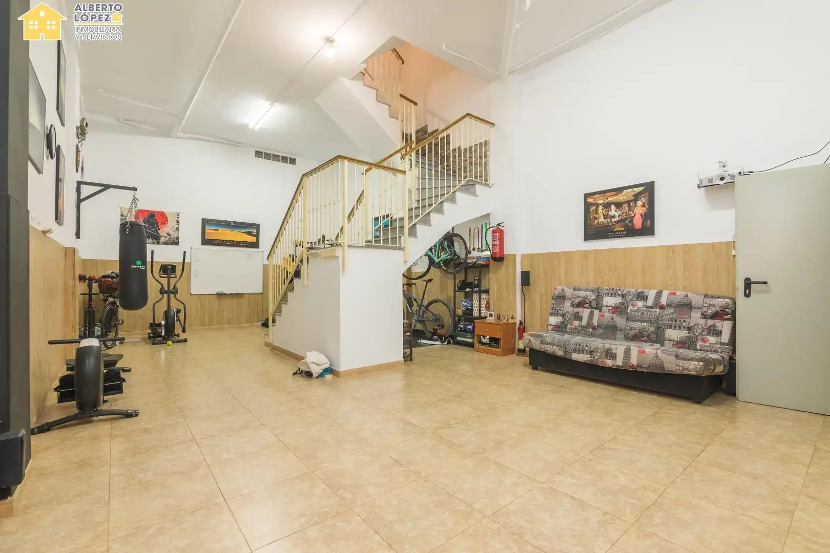 Casa adosada en venta en Elche / Elx con Aire acondicionado, Calefacción y Balcón