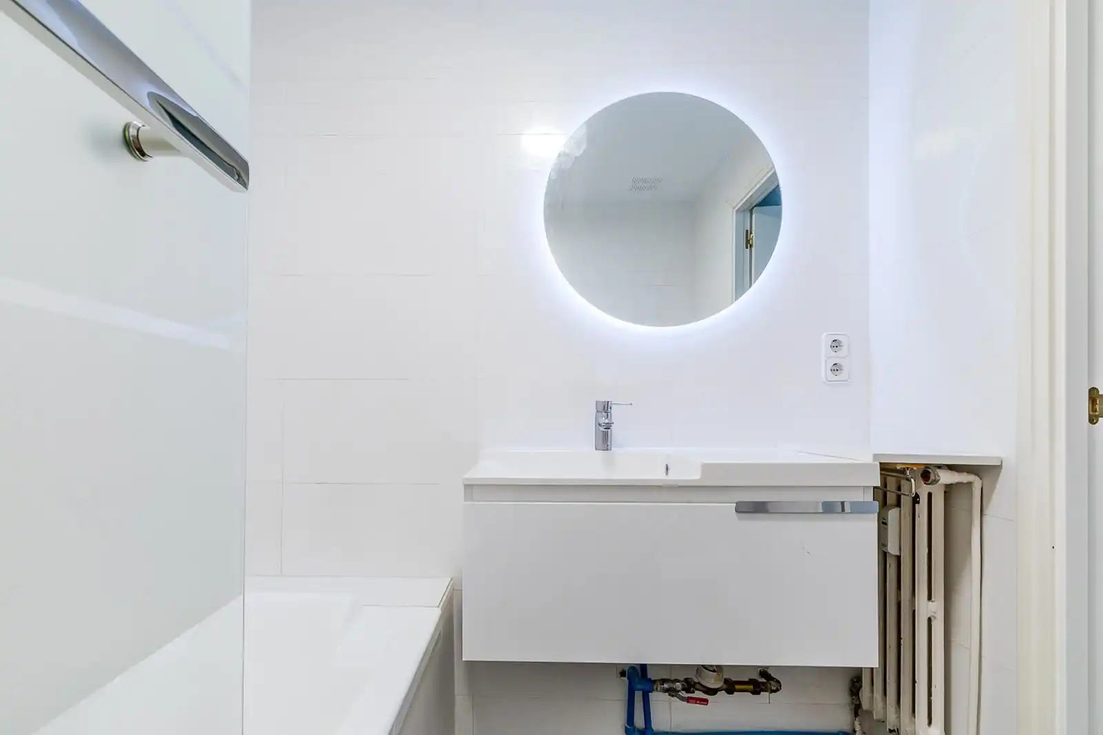 Bathroom of Flat for rent in Madrid  with Furnished and Community pool