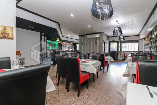 Local comercial en Venta en Avenida de España en Coslada pueblo