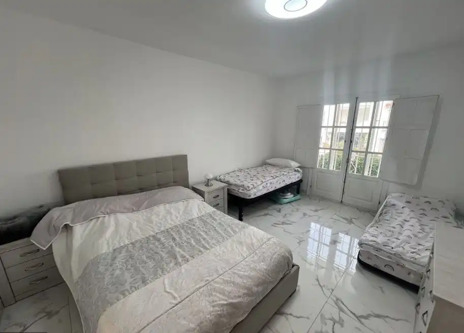 Habitación de Apartamento en venta en Estepona con Aire acondicionado, Calefacción y Terraza