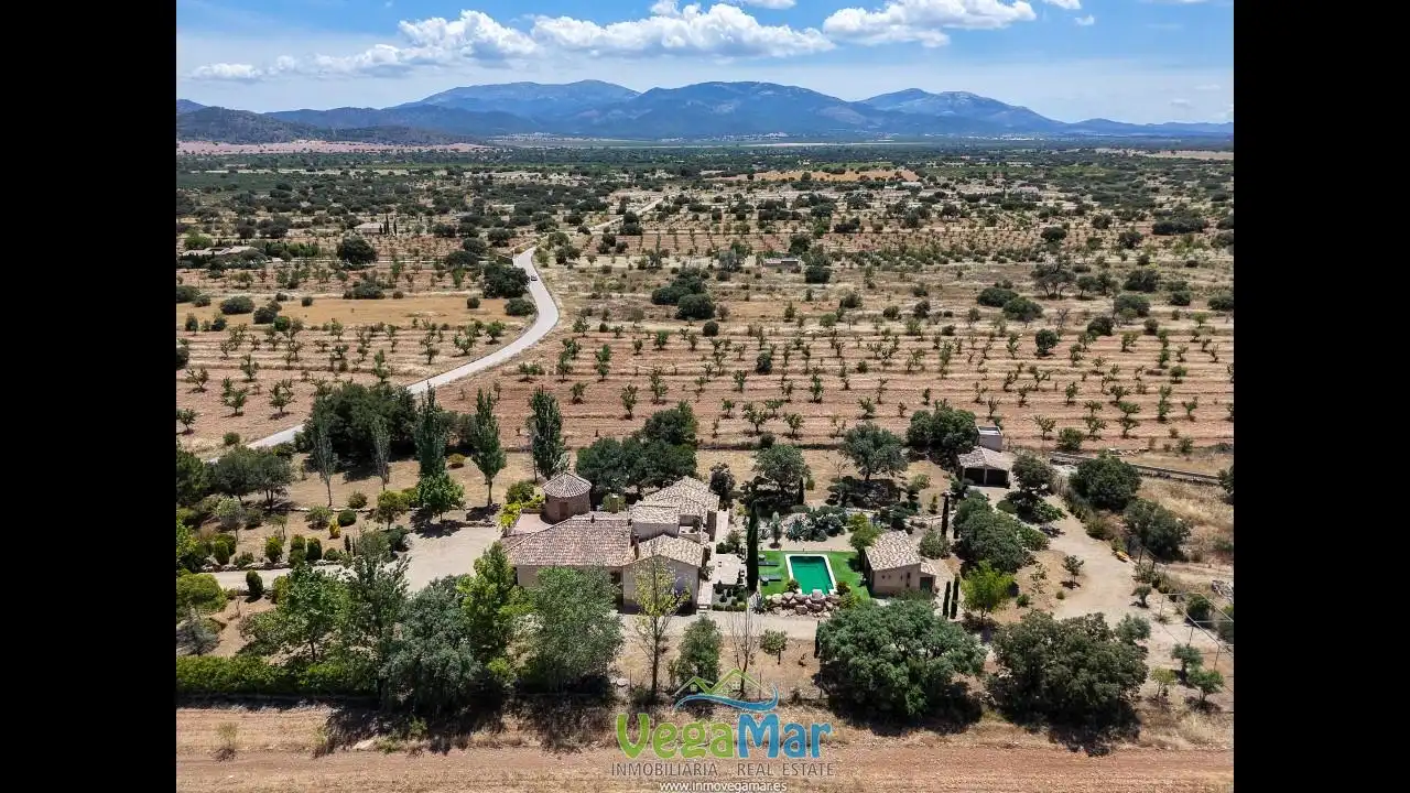 Country homes for sale in Freila