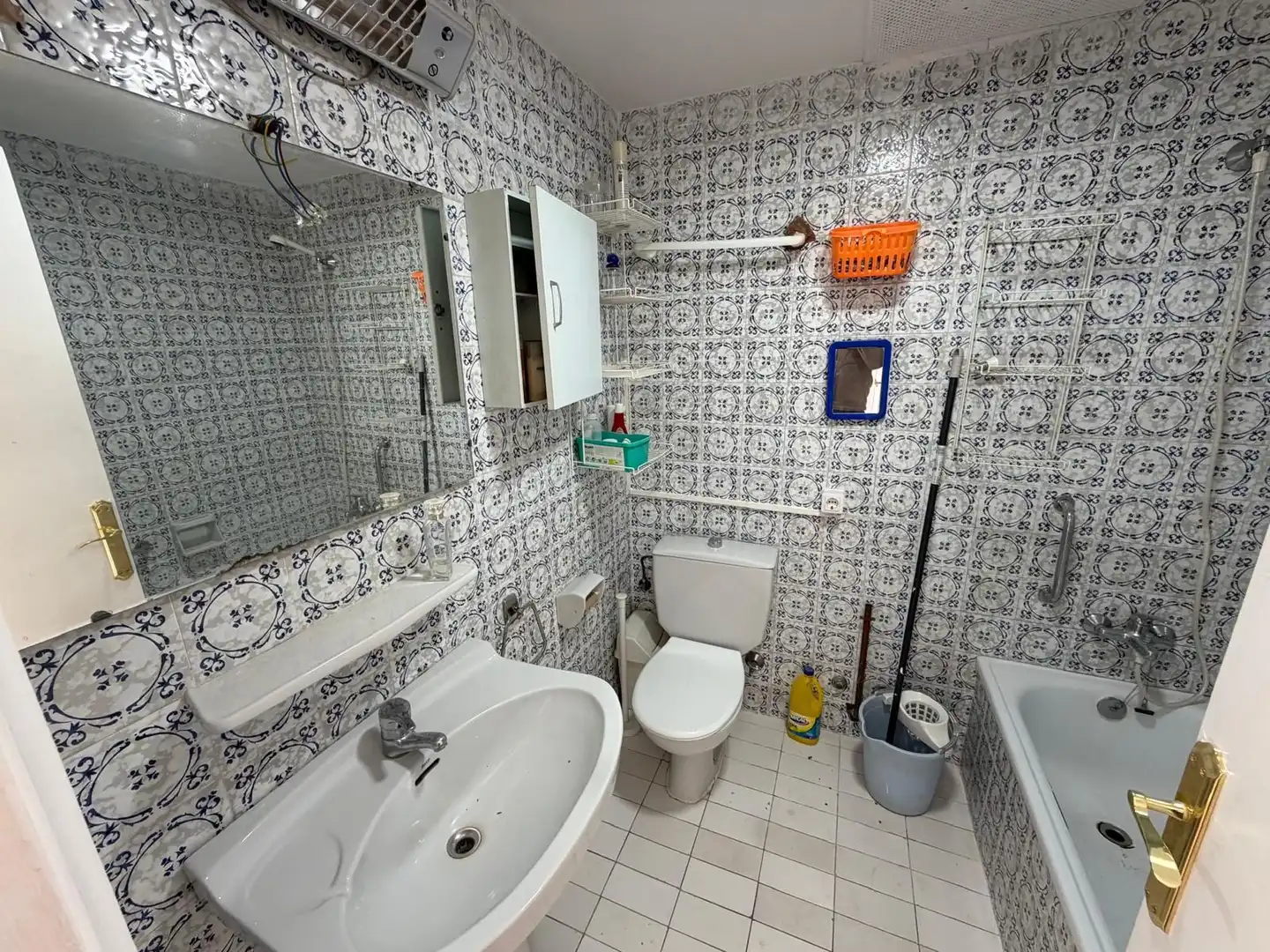 Bany de Apartament en venda en Empuriabrava amb Terrassa