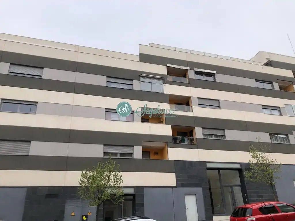 Außenansicht von Wohnung zum Verkauf in Segovia mit Heizung, Terrasse und Abstellraum