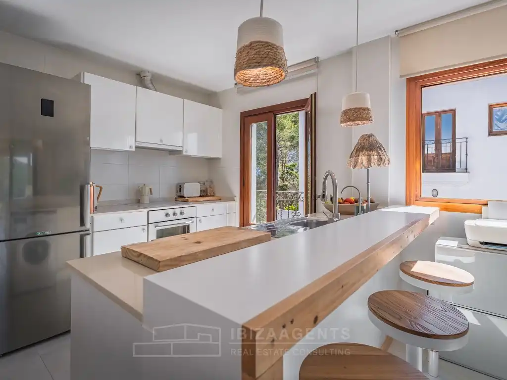 Cuina de Apartament en venda en Sant Antoni de Portmany amb Aire condicionat, Rentadora i TV