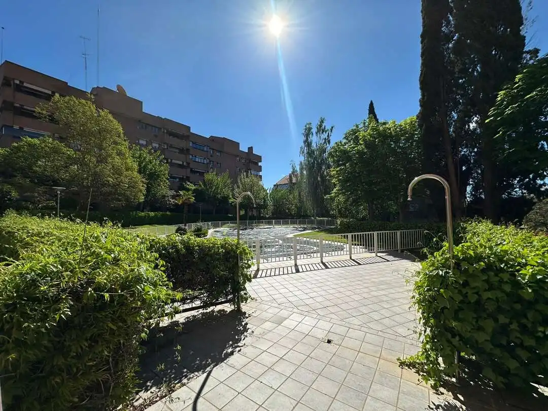 Außenansicht von Wohnung zum Verkauf in Toledo mit Klimaanlage, Heizung und Privatgarten