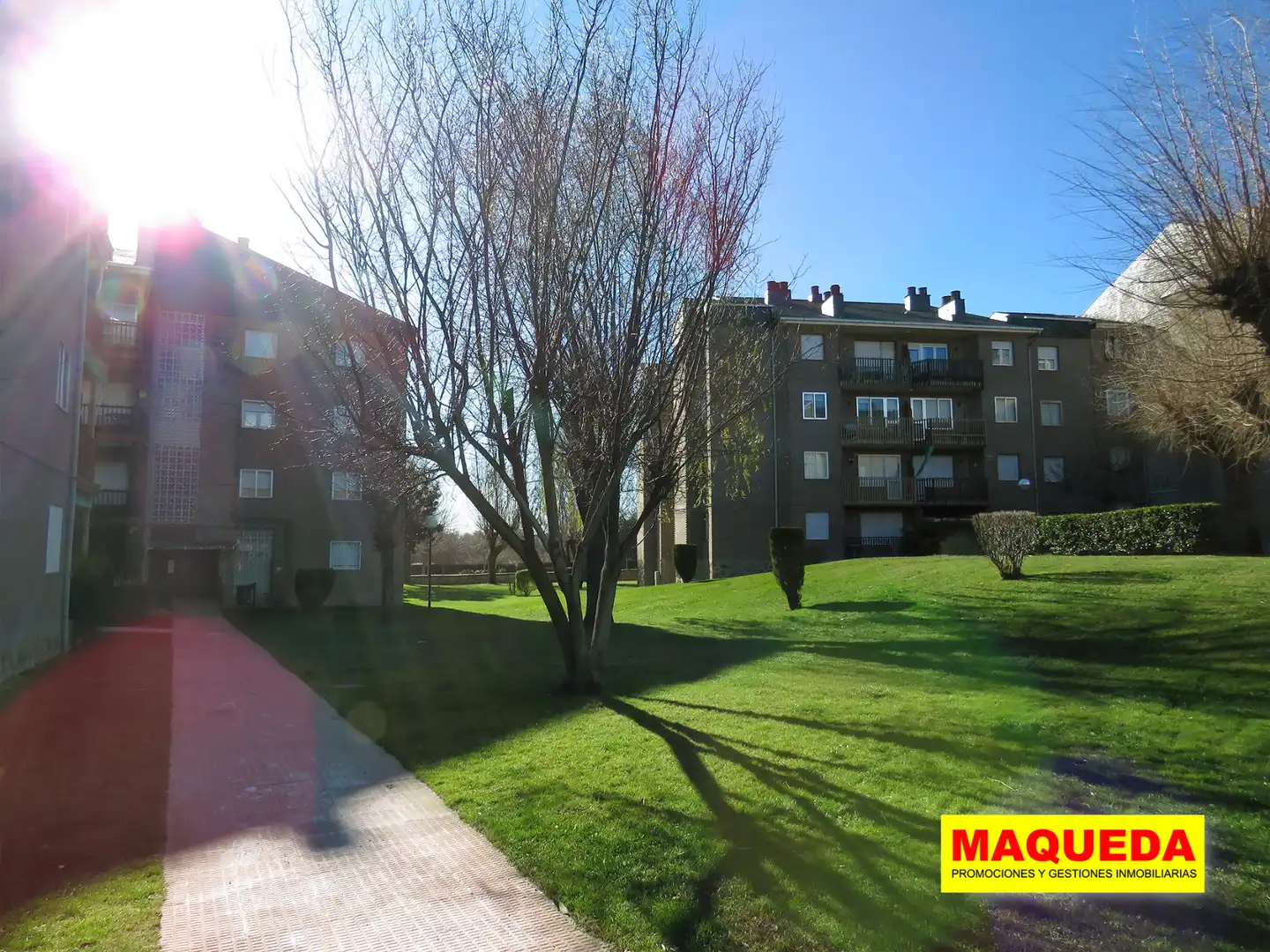 Vista exterior de Pis en venda en Guadarrama amb Calefacció, Terrassa i Traster