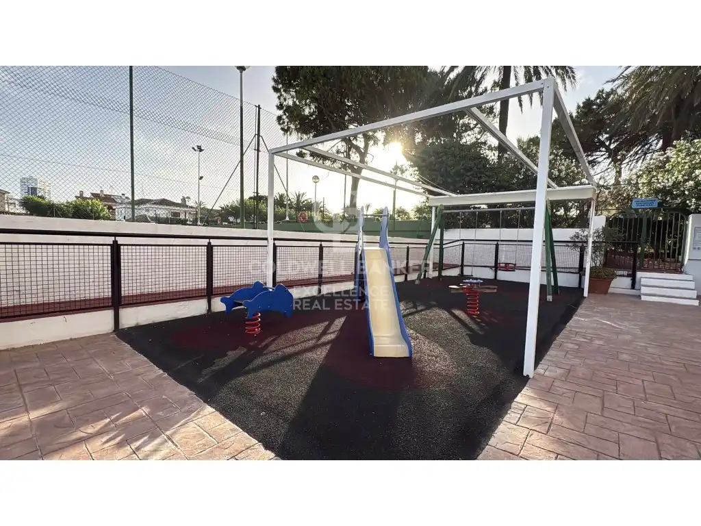 Vista exterior de Planta baja en venta en El Puig de Santa Maria con Jardín privado, Piscina y Horno