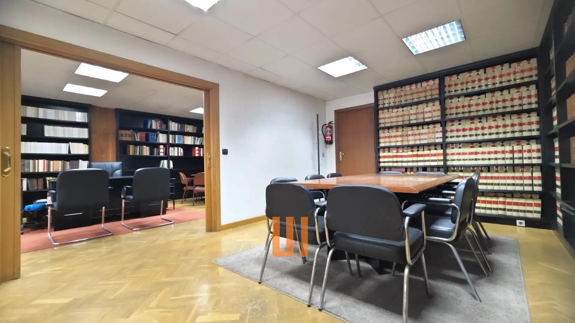 Büro zur Miete in A Coruña Capital  mit Heizung und Internet