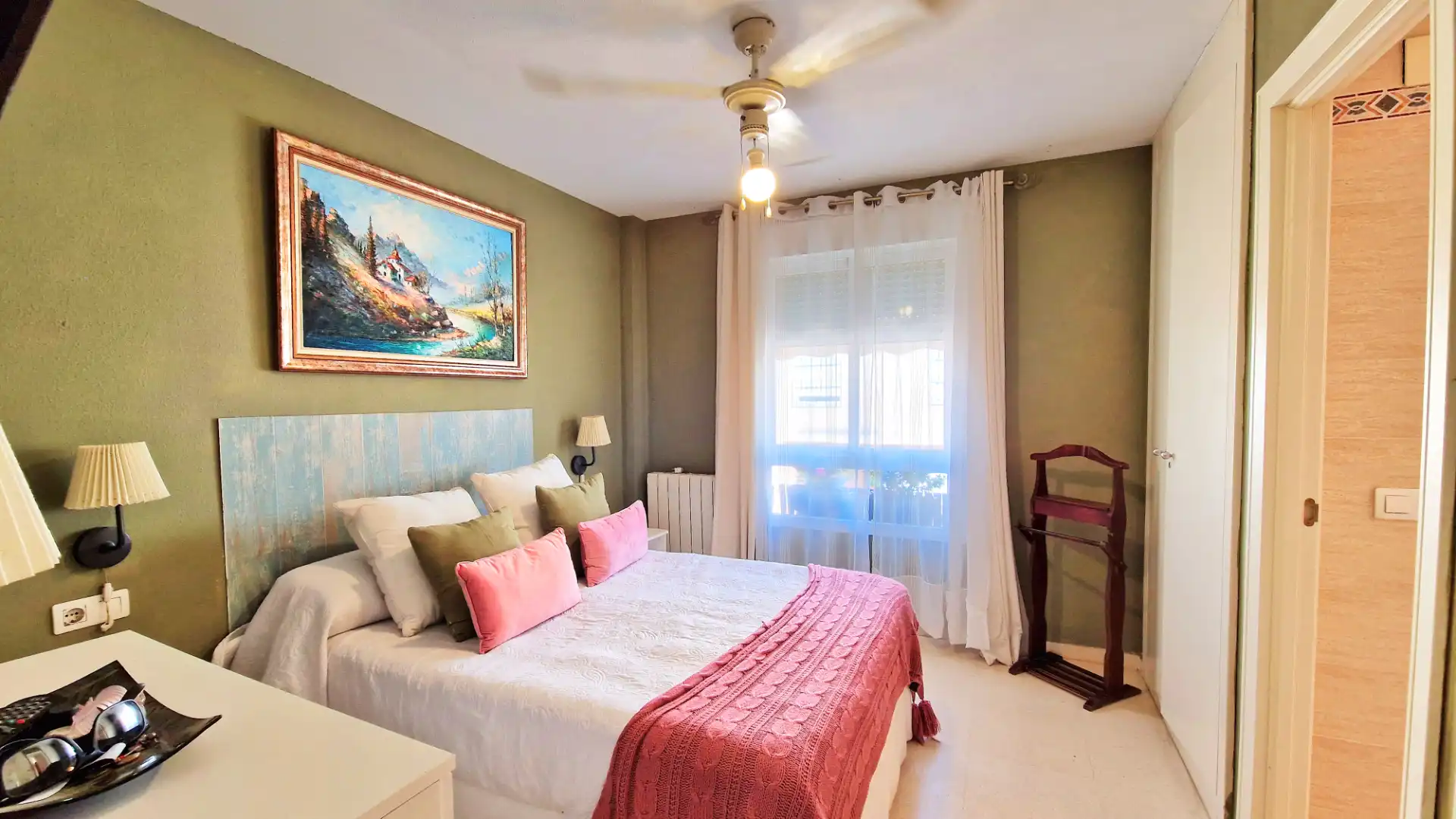 Habitación de Casa adosada en venta en Málaga con Aire acondicionado y Terraza